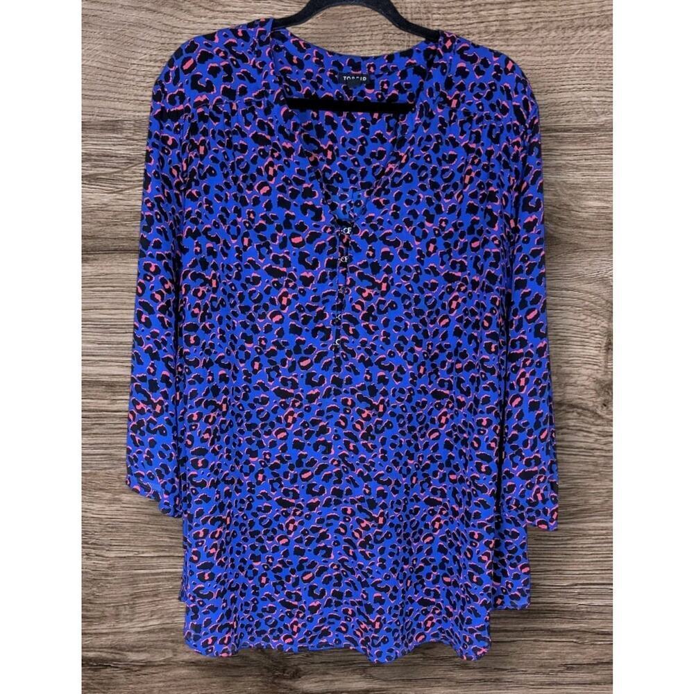 Torrid Size 4 Blue Pink Cheetah Print Blouse Top Career Lightweight